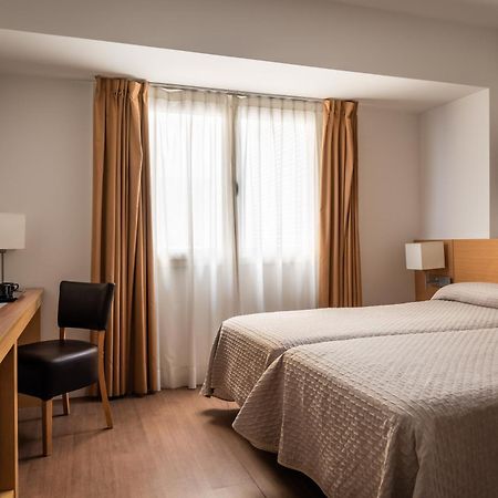 Hotel Sagrada Familia Barcellona Esterno foto