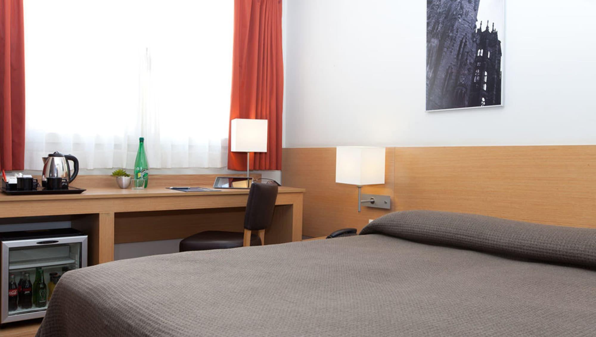 Hotel Sagrada Familia Barcellona Esterno foto