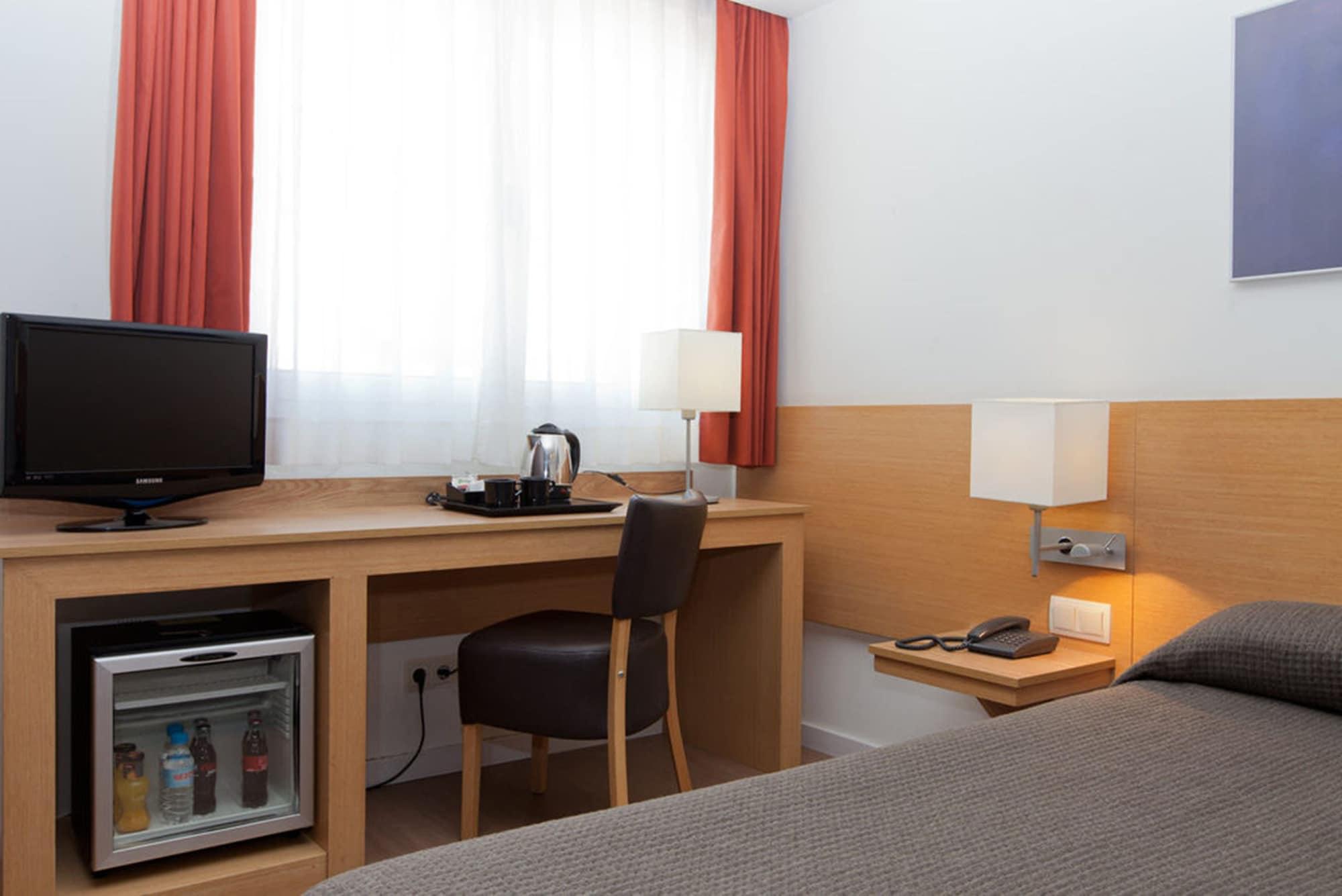 Hotel Sagrada Familia Barcellona Esterno foto
