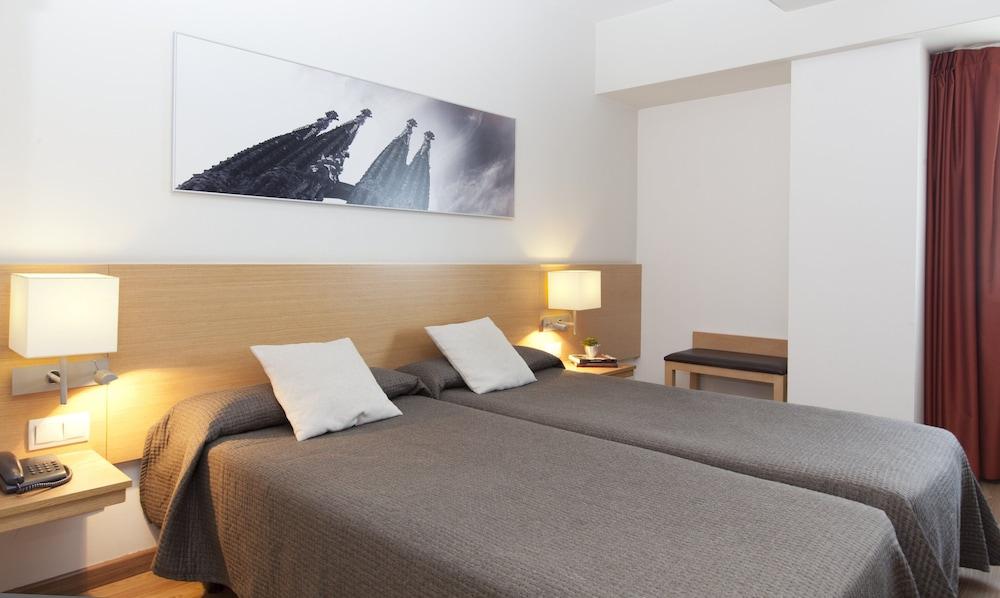 Hotel Sagrada Familia Barcellona Esterno foto