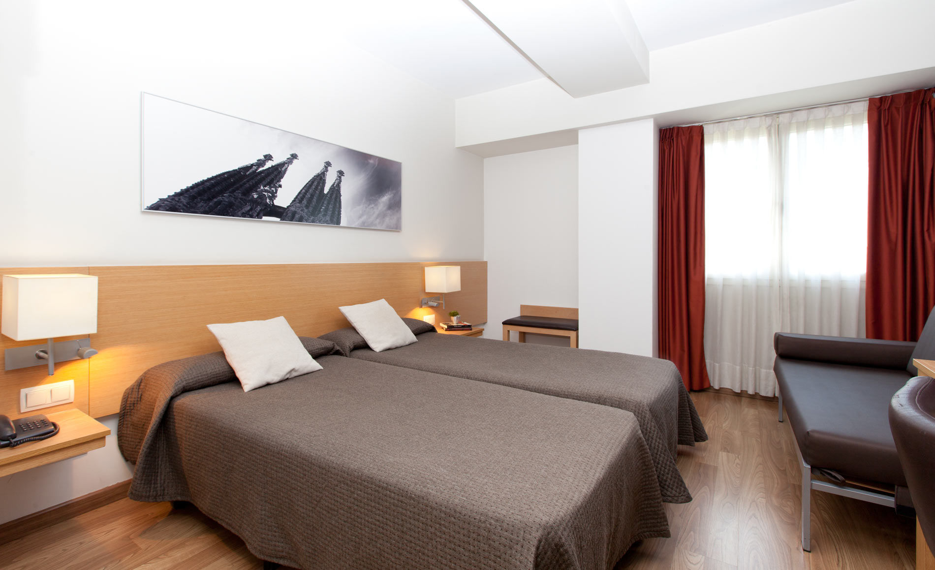 Hotel Sagrada Familia Barcellona Esterno foto
