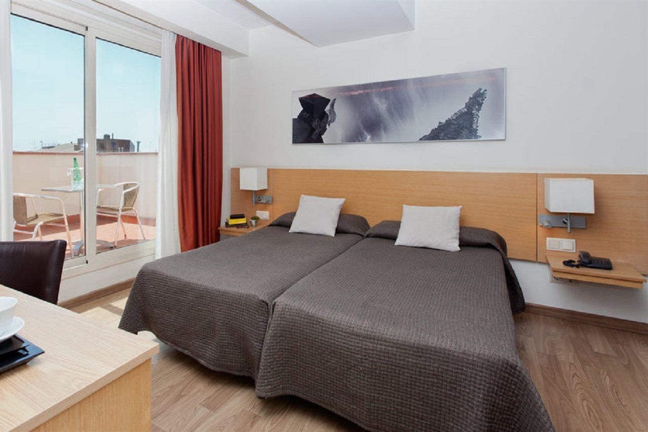 Hotel Sagrada Familia Barcellona Esterno foto